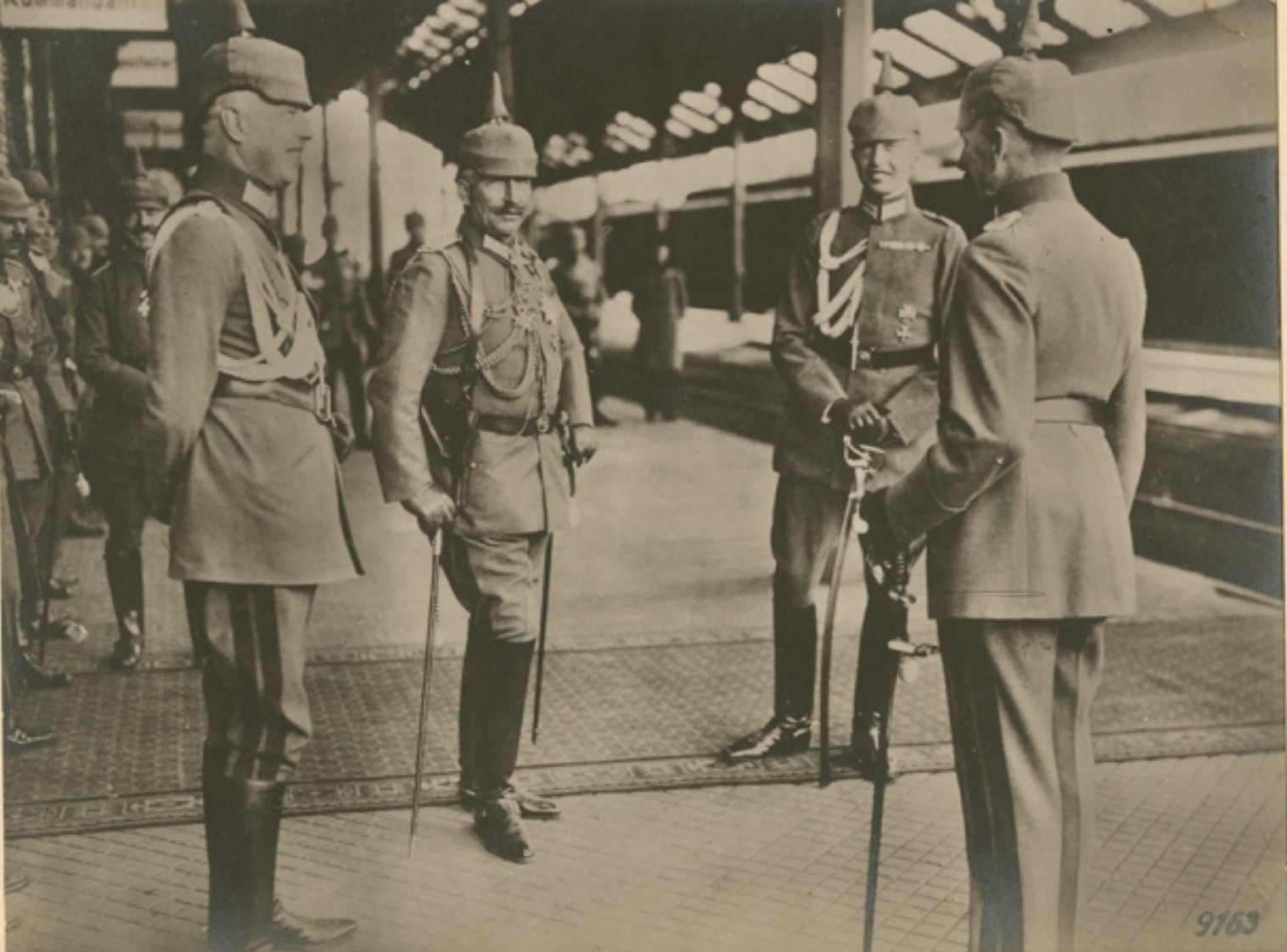 Оккупация 1918. Германская оккупация Украины 1918. Кайзер Вильгельм и Скоропадский. Кайзер Вильгельм 1918 г. Скоропадский и Вильгельм 2.